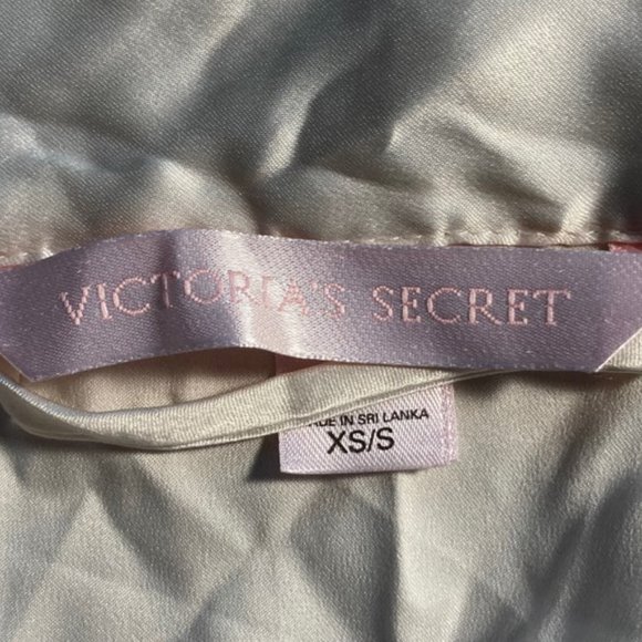 Victoria's Secret Vintage Full Length Robe - Picture 8 of 9